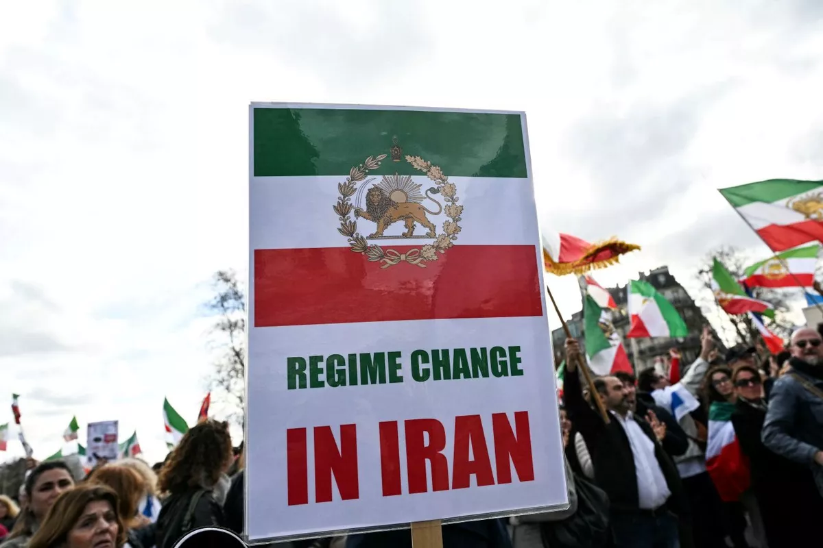 Explaining the History of the Iranian Regime