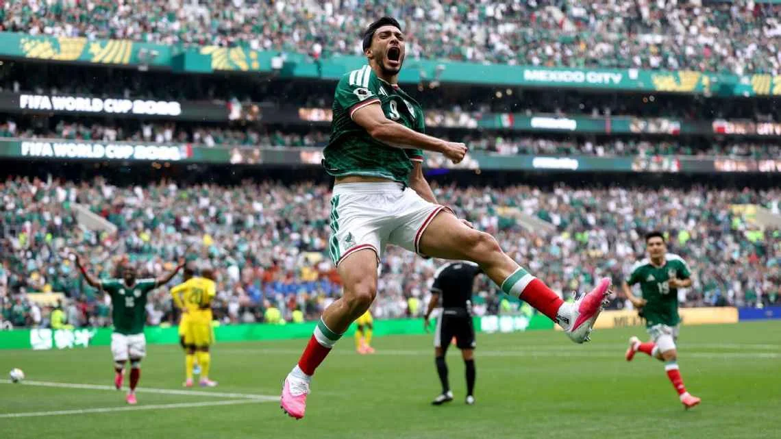 Explaining the World Cup for Fútbol Novices